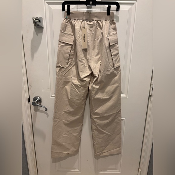 FEAR OF GOD ESSENTIALS
ESSENTIALS WOMEN'S CARGO PANT - Picture 1 of 7